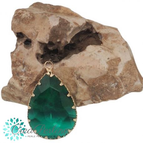 Charms Ciondolo Goccia cristallo Verde Smeraldo castone in ottone  tono oro 30x19 mm 